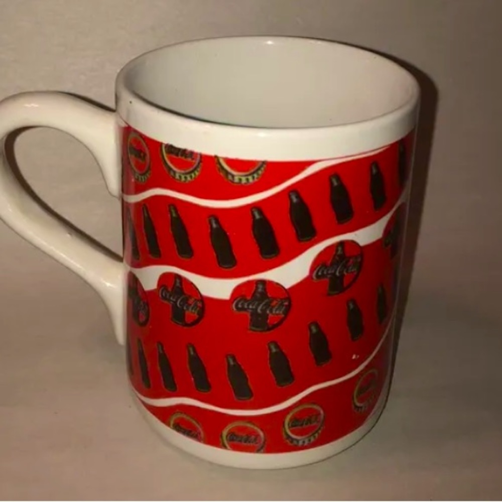 COCA-COLA MUG VINTAGE 1997 GIBSON 12oz CUP COFFEE TEA COCOA RETRO COKE ART RED